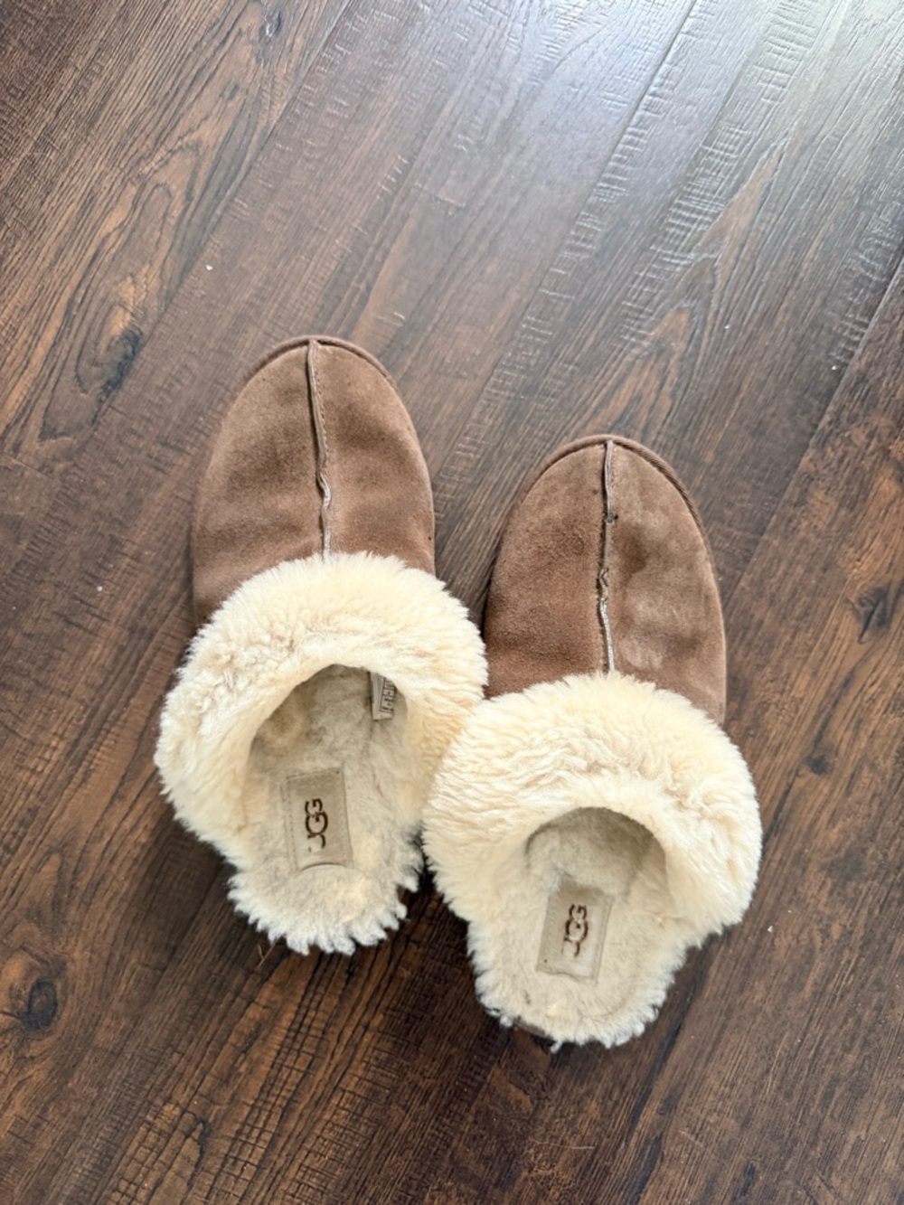 UGG Scuffette II slippers color: Espresso. Size 9